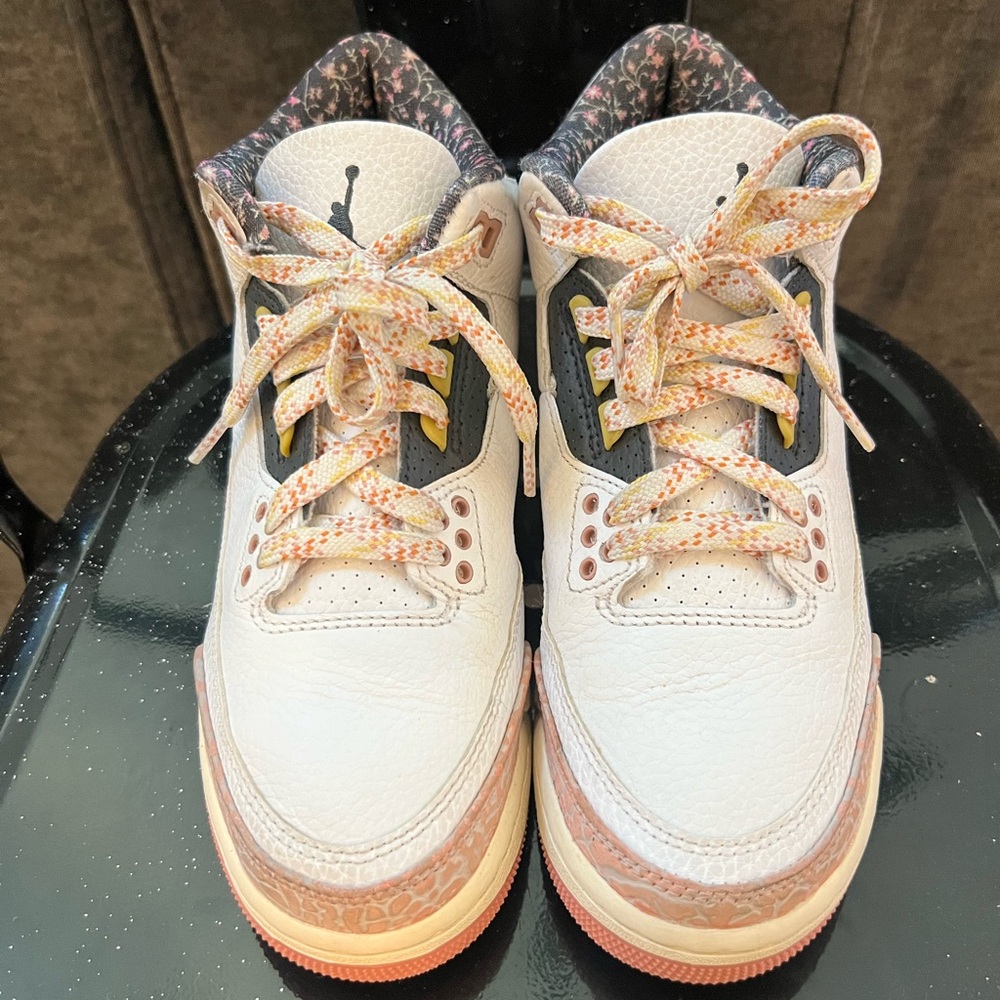 Air Jordan 3 Retro “Vintage Floral”  (size 5Y)
